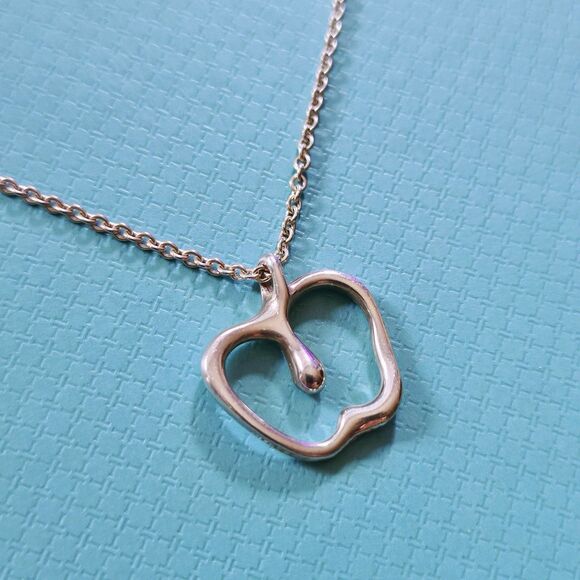 Vintage Tiffany & Co. Elsa Peretti Apple Sterling Silver Pendant Necklace - Picture 1 of 6